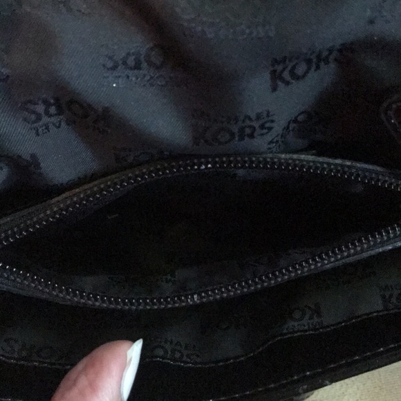 Michael Kors patent leather quilted crossbody bag - Picture 13 of 16